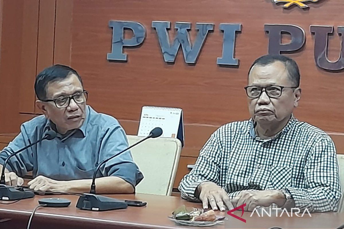 Dewan Kehormatan pecat Ketum PWI Hendry Ch Bangun, ini alasannya