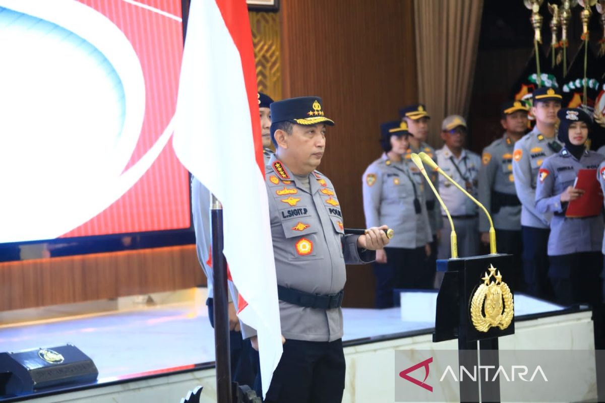 Kapolri pimpin upacara  kenaikan pangkat 31 perwira tinggi Polri