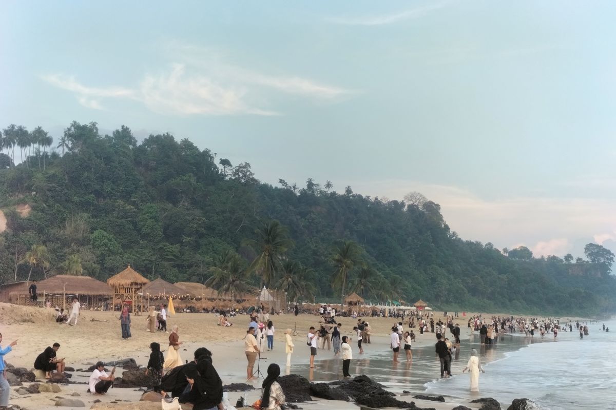 Remaja Tulangbawang terseret ombak Pantai Rio Lampung Selatan