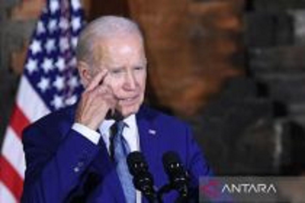 Selip lidah saat konpers, Biden panggil Zelenskyy 'Presiden Putin'