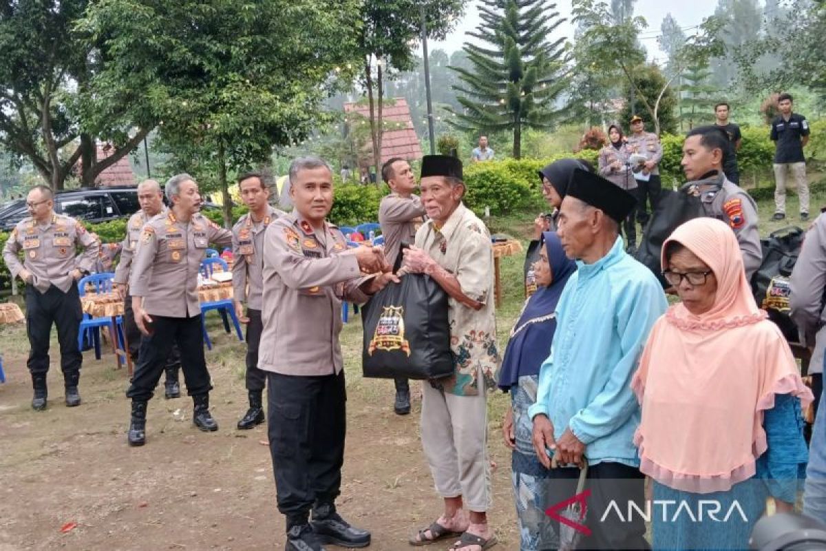 Serdik Sespimma  lakukan bakti sosial di Kledung Temanggung