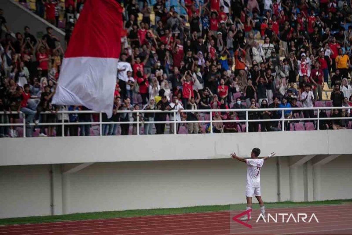 Erick Thohir bangga dengan penampilan timnas U-16 saat menang 5-0 lawan Vietnam