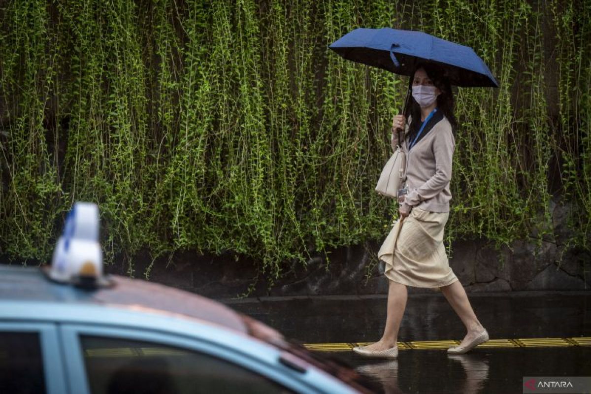 Jakarta hujan ringan di seluruh wilayah pada Sabtu pagi