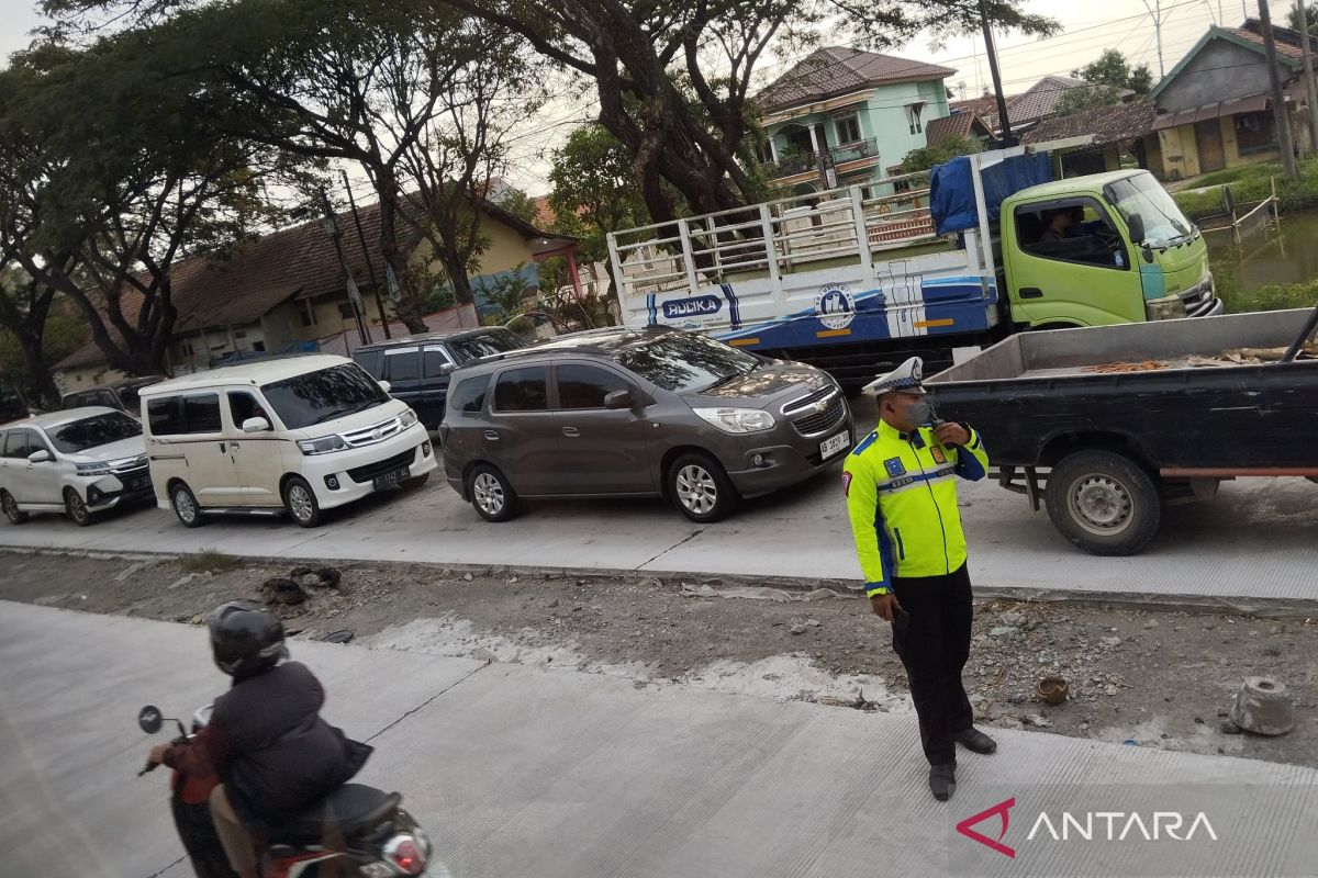 Polres Demak kampanyekan keselamatan berkendara  lewat spanduk