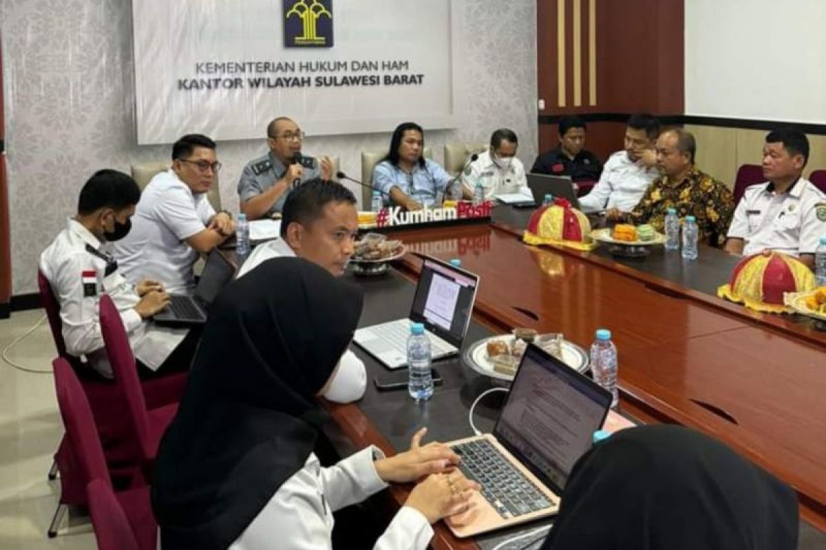 Kemenkumham Sulbar harmonisasi enam ranperda DPRD Mamuju Tengah