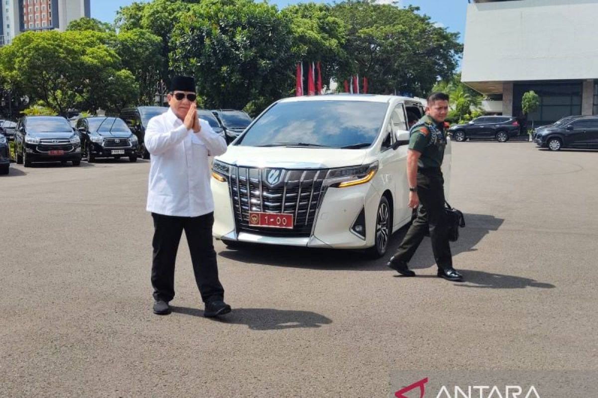 Ikut rapat dengan Presiden Jokowi, Prabowo tunjukkan dirinya sehat