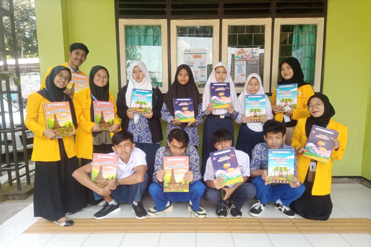 Tim PKMPM Untidar ciptakan etnobook siswa  tunagrahita