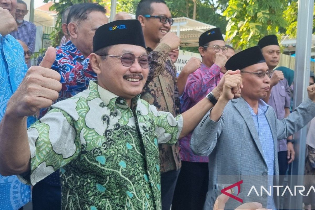 Rektor Unair batalkan pemberhentian Prof Budi Santoso sebagai Dekan FK