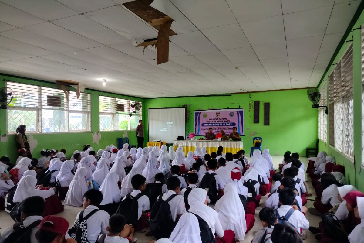 Polda Sulteng edukasi para pelajar bijak gunakan media sosial