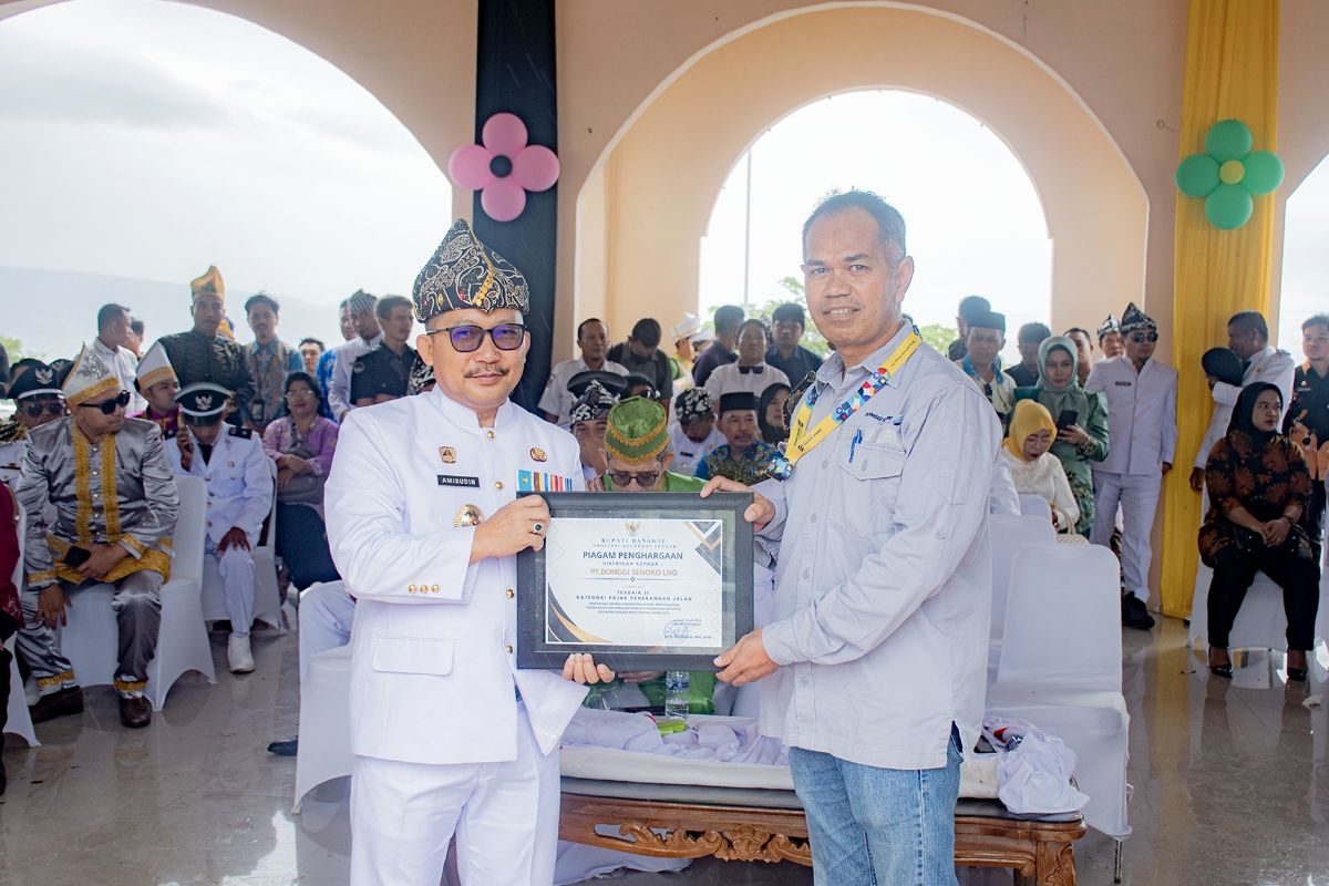 Taat pajak, DSLNG raih dua penghargaan di perayaan HUT Banggai