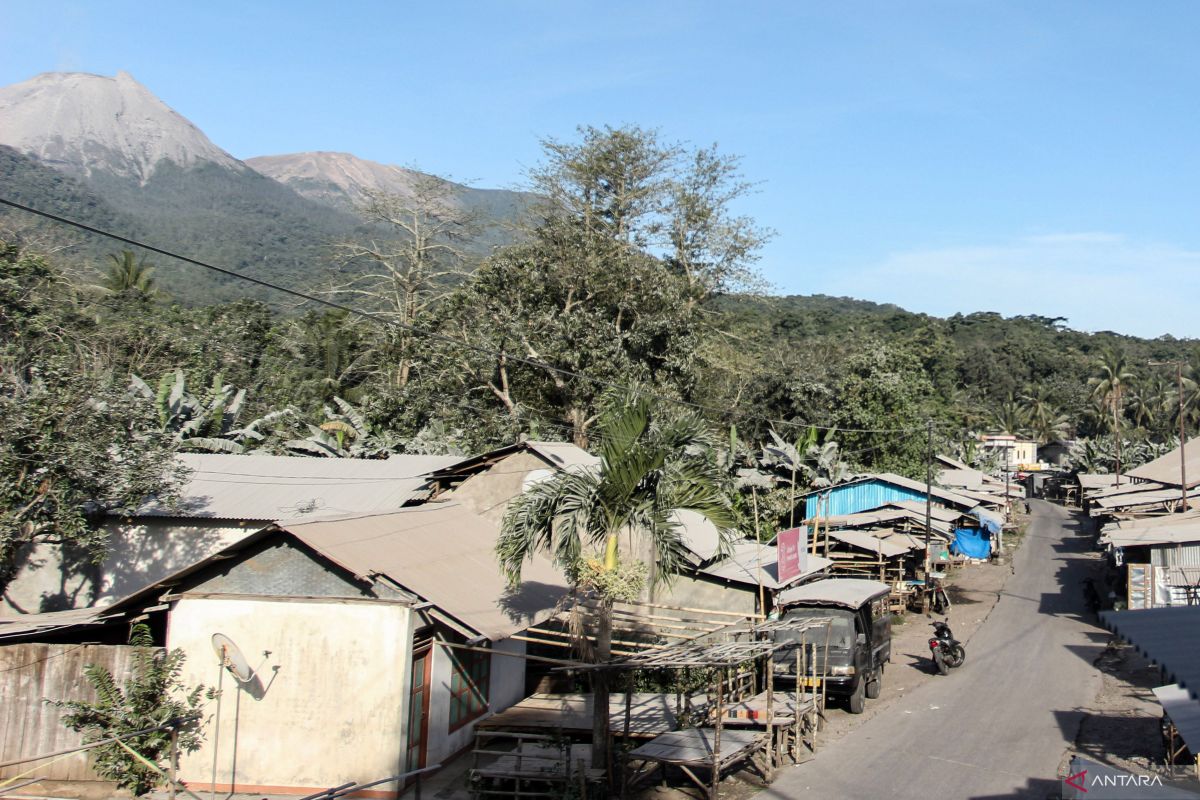 Badan Geologi: Gunakan masker hindari debu vulkanik Gunung Lewotobi