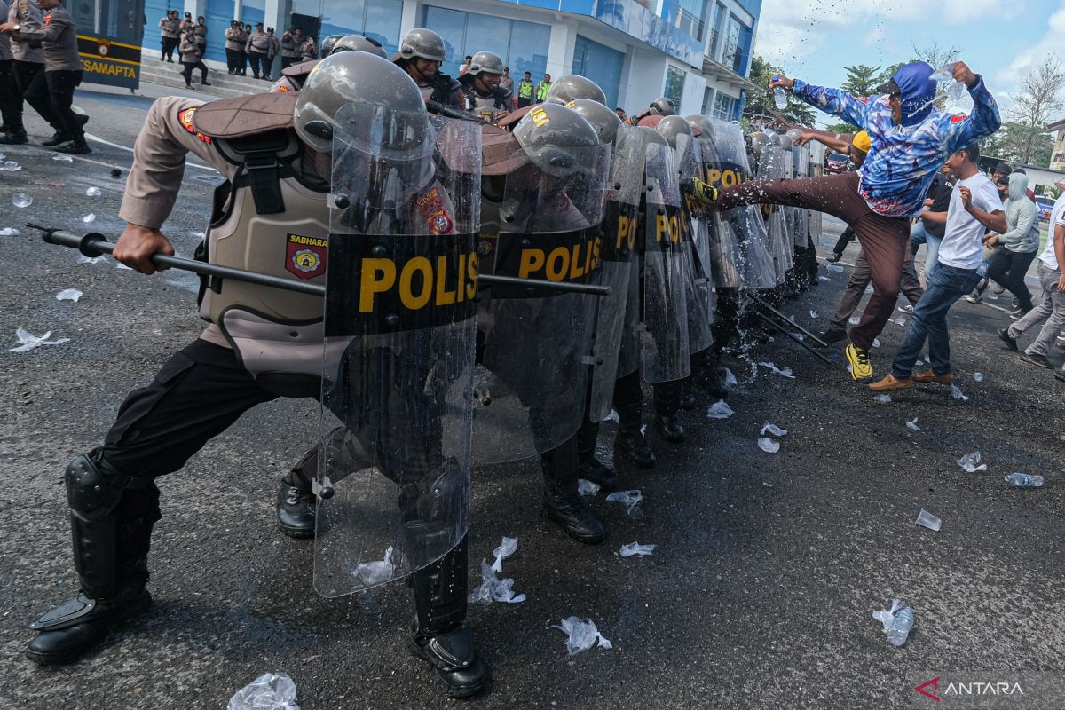 Polda Riau latihan persiapan pengamanan jelang Pilkada serentak