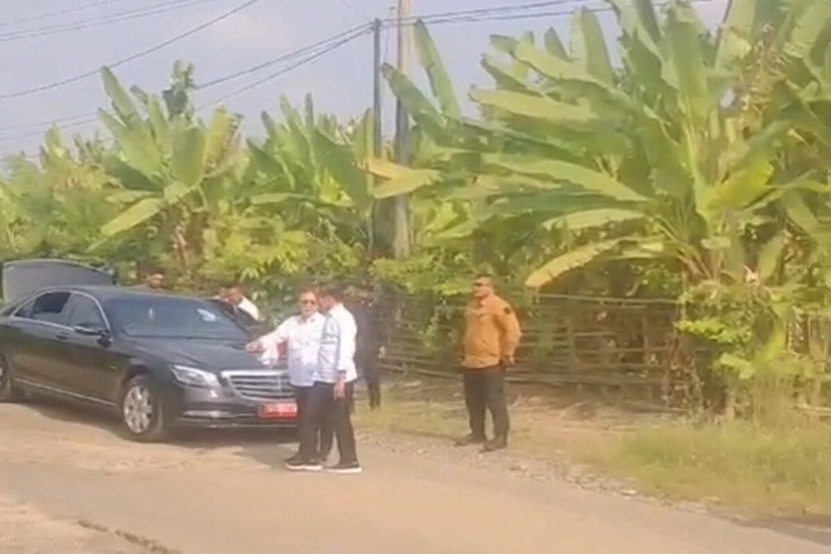 Jokowi minta Menteri PUPR tangani jalan rusak di Lamsel