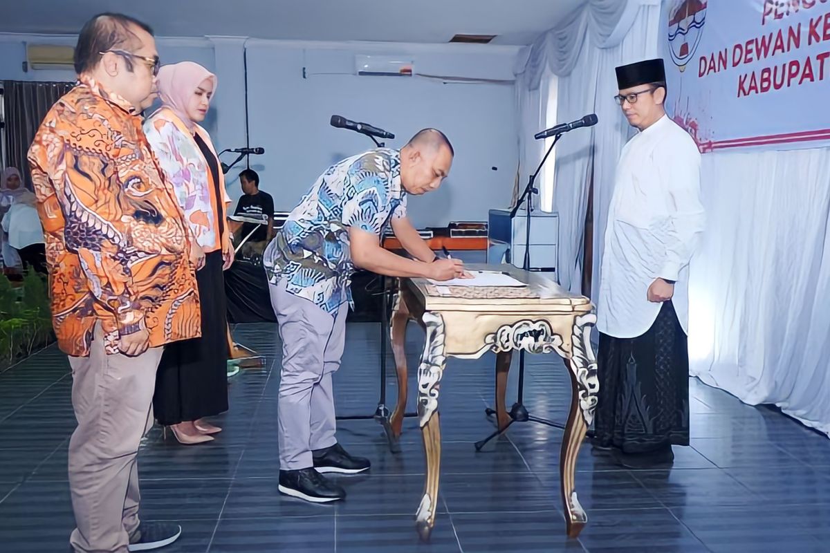 "Tari Ngibing", tarian pergaulan OKU dijaga kelestariannya