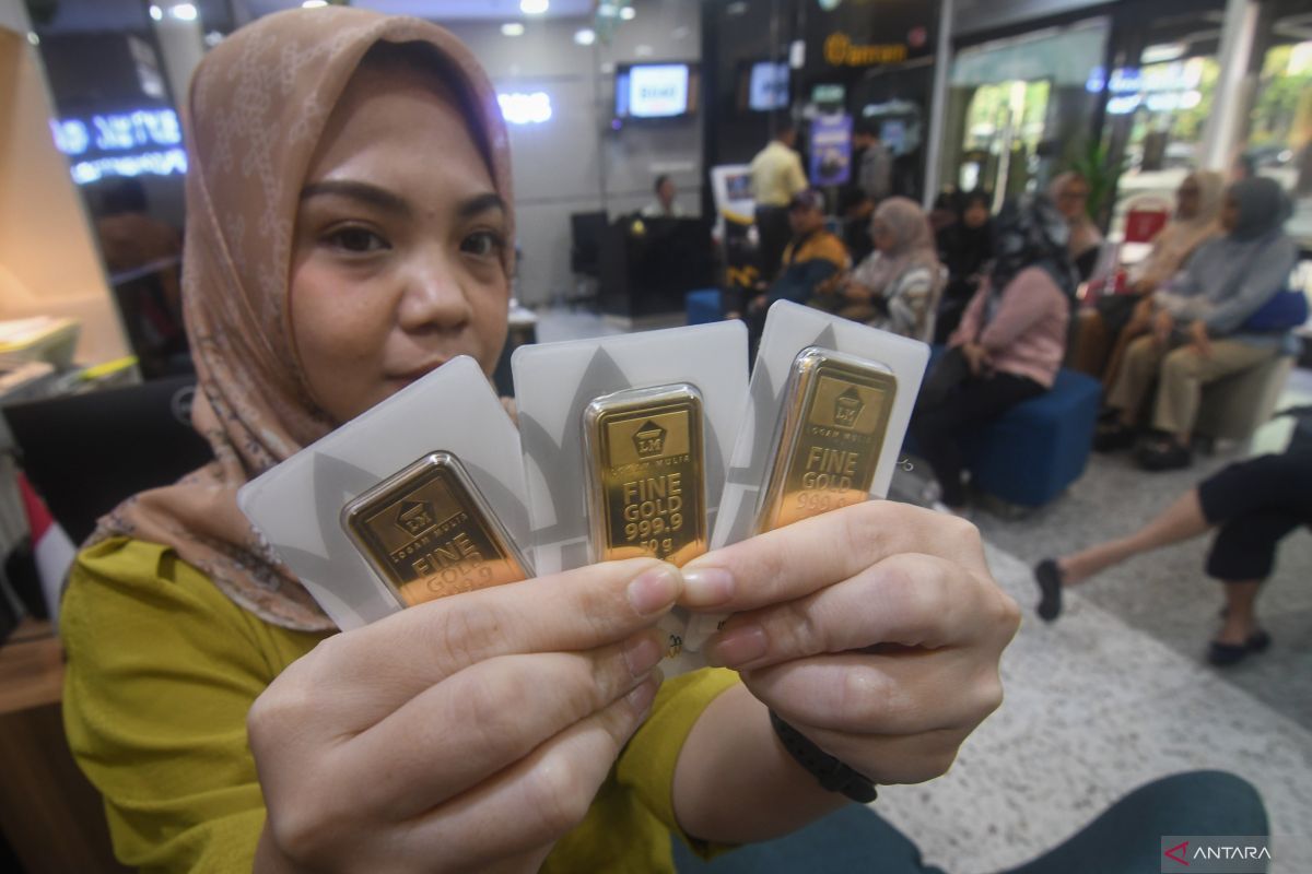 Harga emas Antam tetap di angka  Rp1.404.000 per gram.