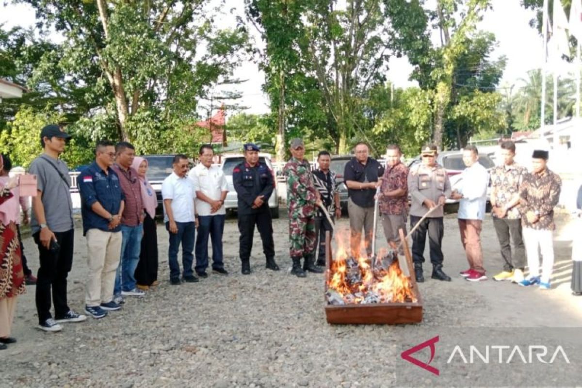 KPU Pasaman Barat musnahkan surat suara pemungutan suara ulang yang rusak