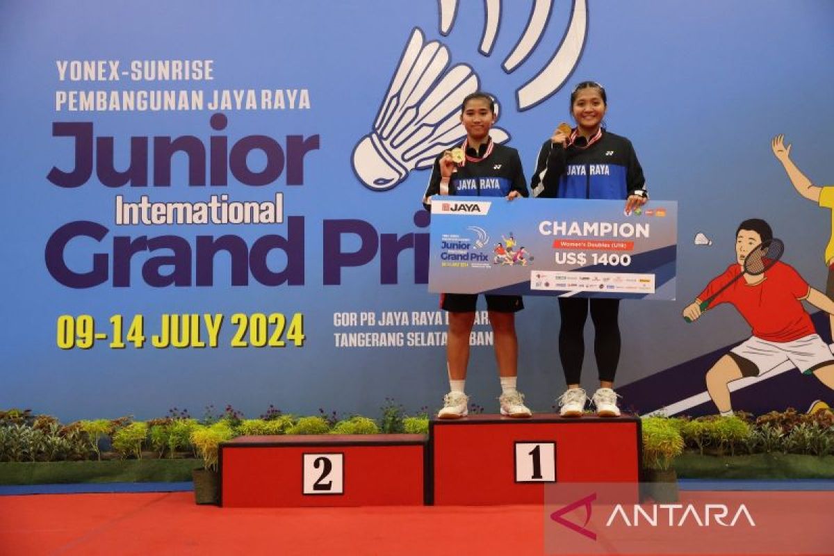 Pasangan ganda putri U-19 Nabila/Reva menjuarai turnamen j