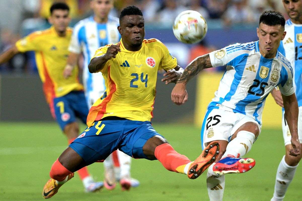 Laga final Copa America sempat tertunda karena suporter ricuh di luar Stadion