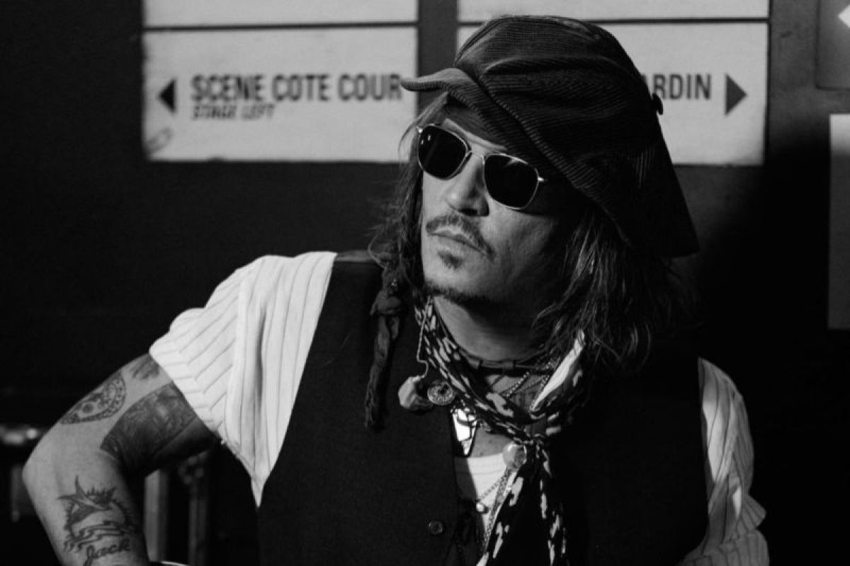 Johnny Depp dikabarkan dekat dengan seorang model