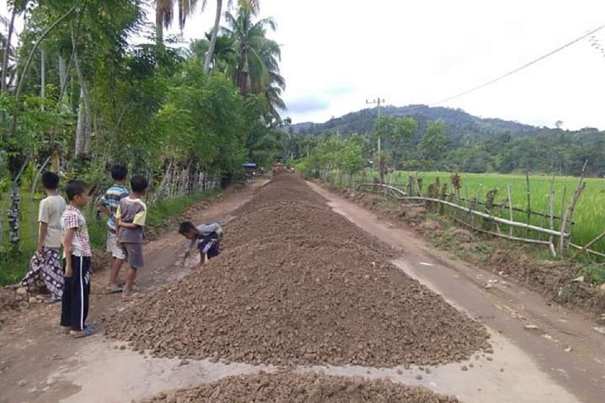 Pesisir Selatan butuh Anggaran Rp 2,7 Triliun untuk aspal jalan Kabupaten