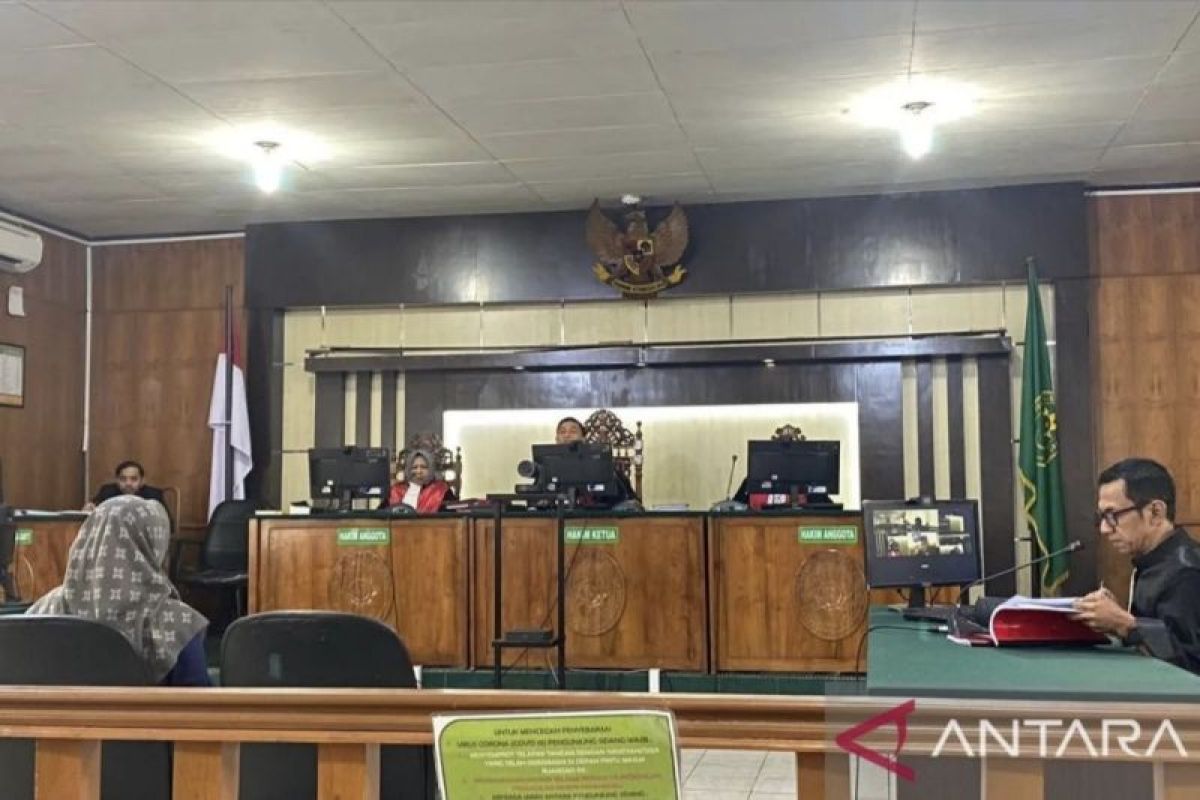 JPU tuntut pasangan suami istri yang jaksa-polisi terkait suap perkara narkoba