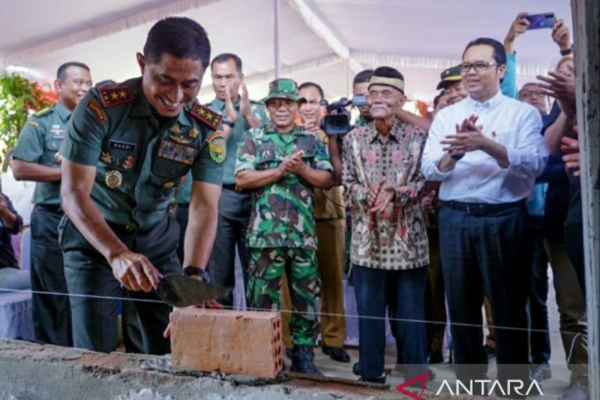 Prajurit Kodam Sriwijaya membantu rehabilitasi 3.369 RTLH di Sumbagsel