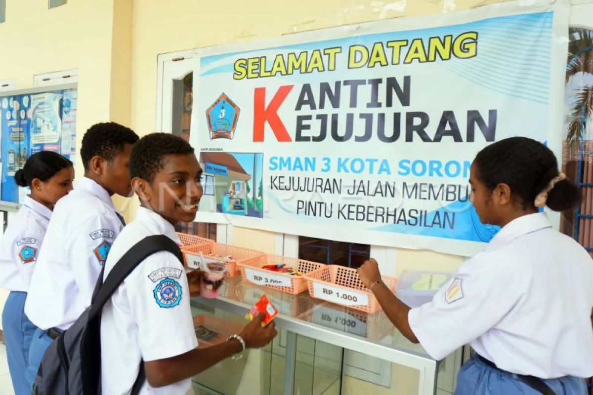 Komisi X DPR : Buka sekolah darurat usai pembakaran di Pegunungan Bintang Papua