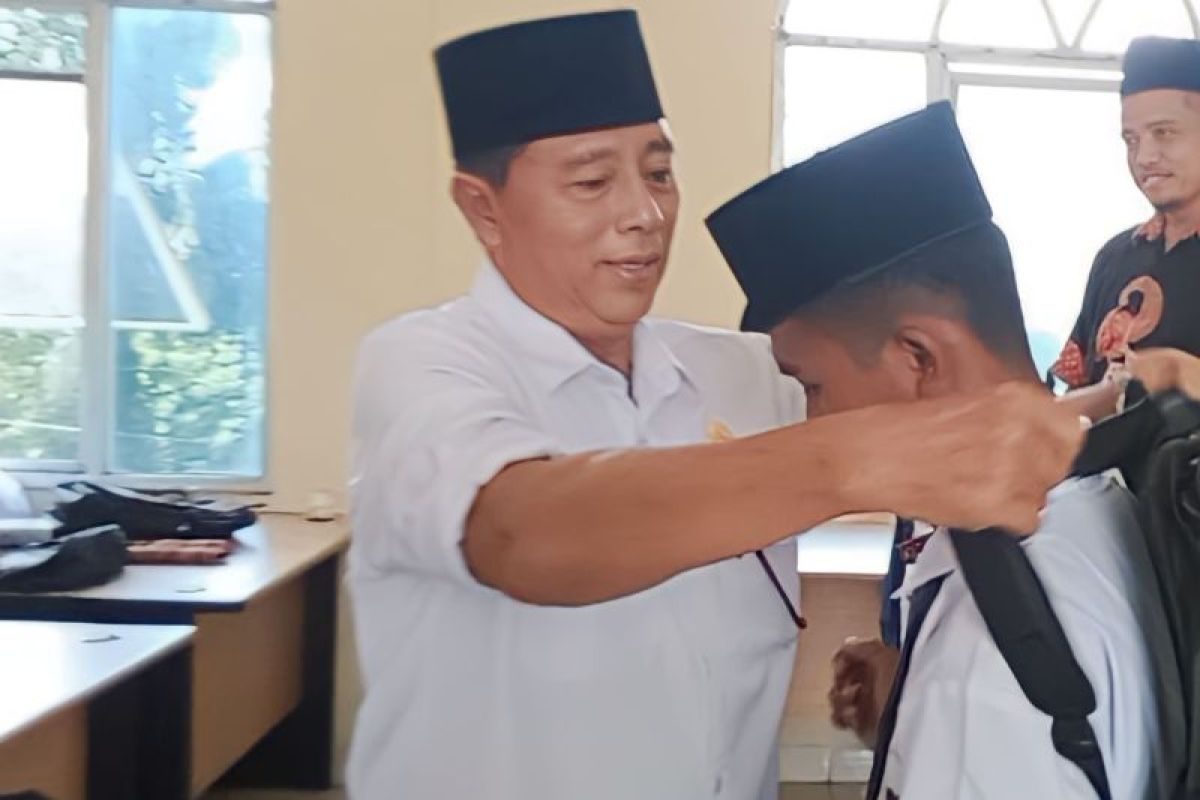 Baznas OKU bagikan 500 paket bantuan  pada "Lebaran Yatim 2024"