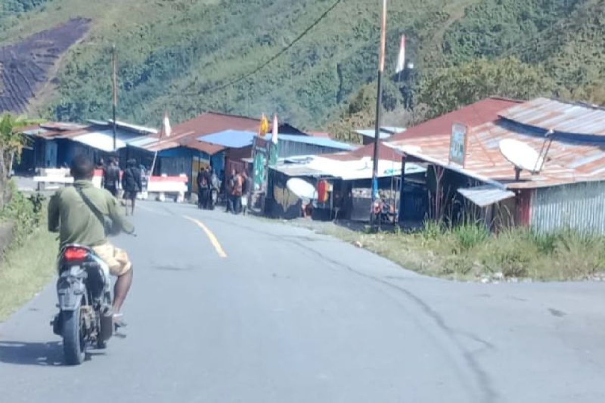 Tim gabungan Brimob dan Satgas Damai tiba di Mulia guna pulihkan keamanan