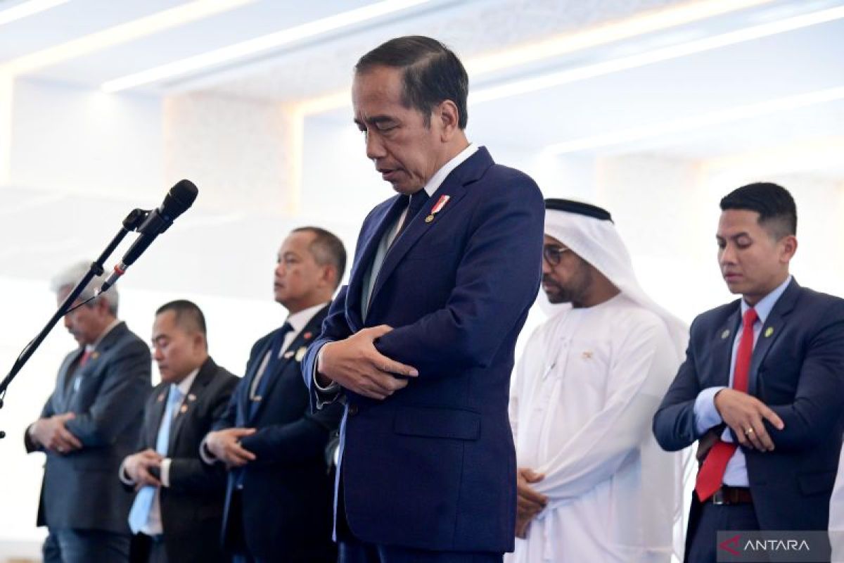 Jokowi mengunjungi Masjid Presiden Joko Widodo di Abu Dhabi, UEA