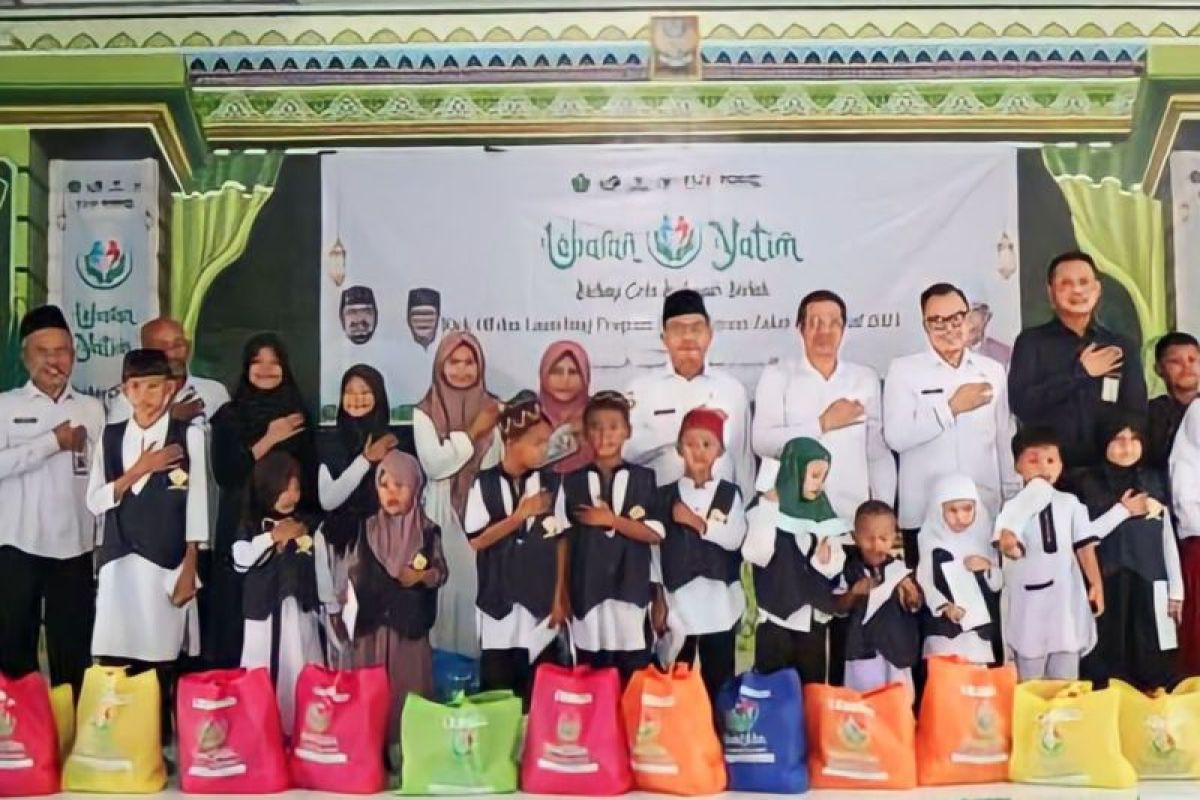 Kemenag OKU Timur beri  santunan untuk 1.000 anak yatim