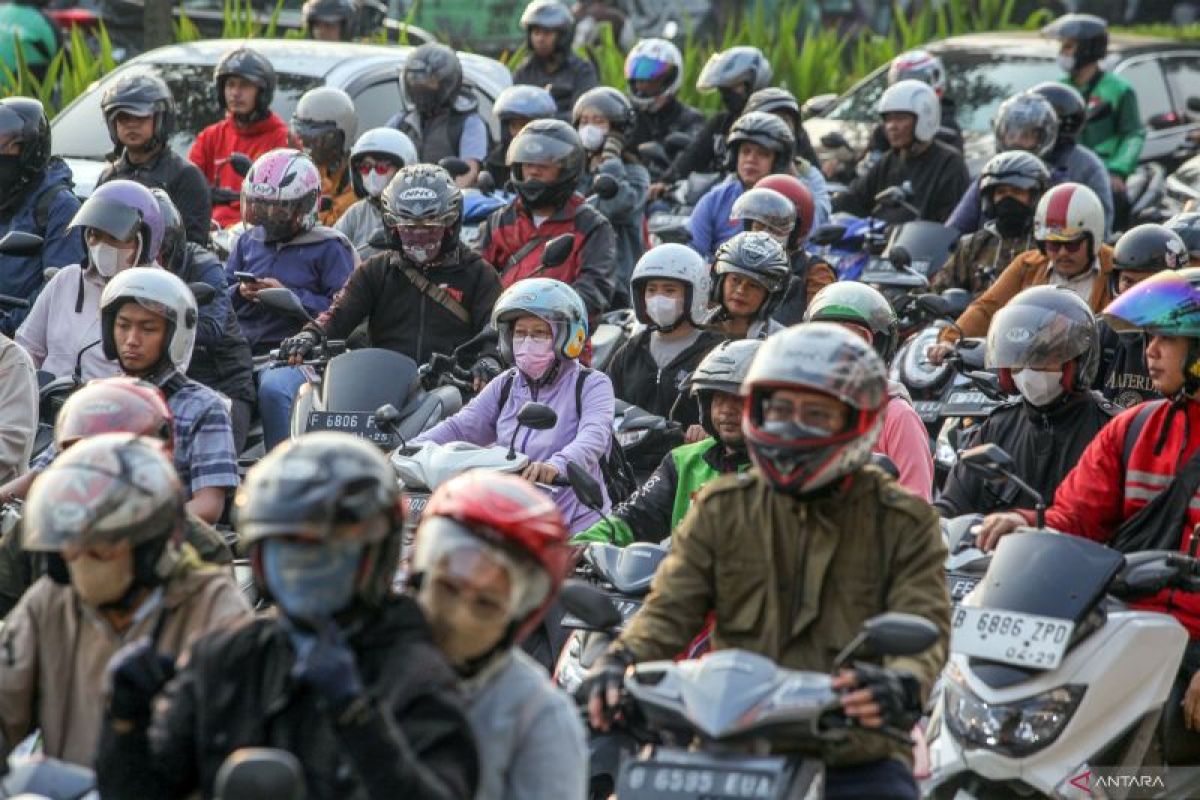 DPR minta kebijakan asuransi wajib bagi kendaraan bermotor ditinjau ulang