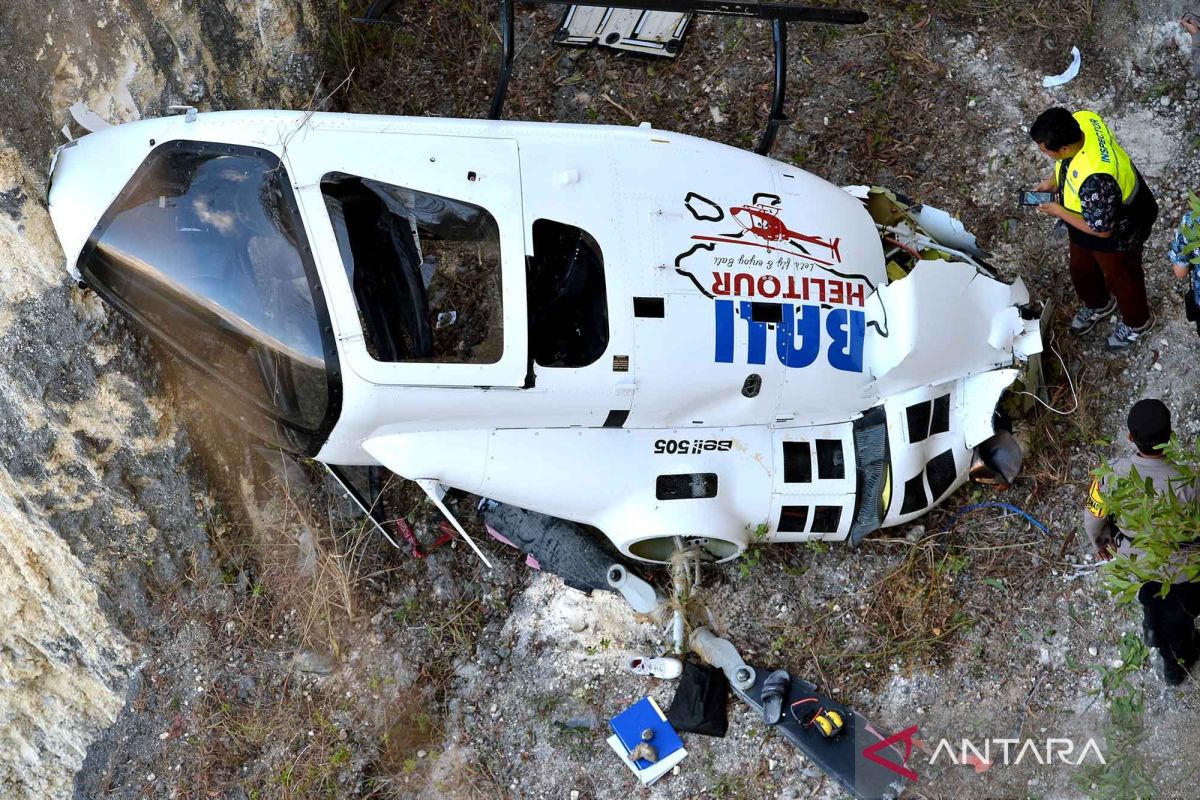 Helikopter jatuh di Bali ditumpangi lima orang