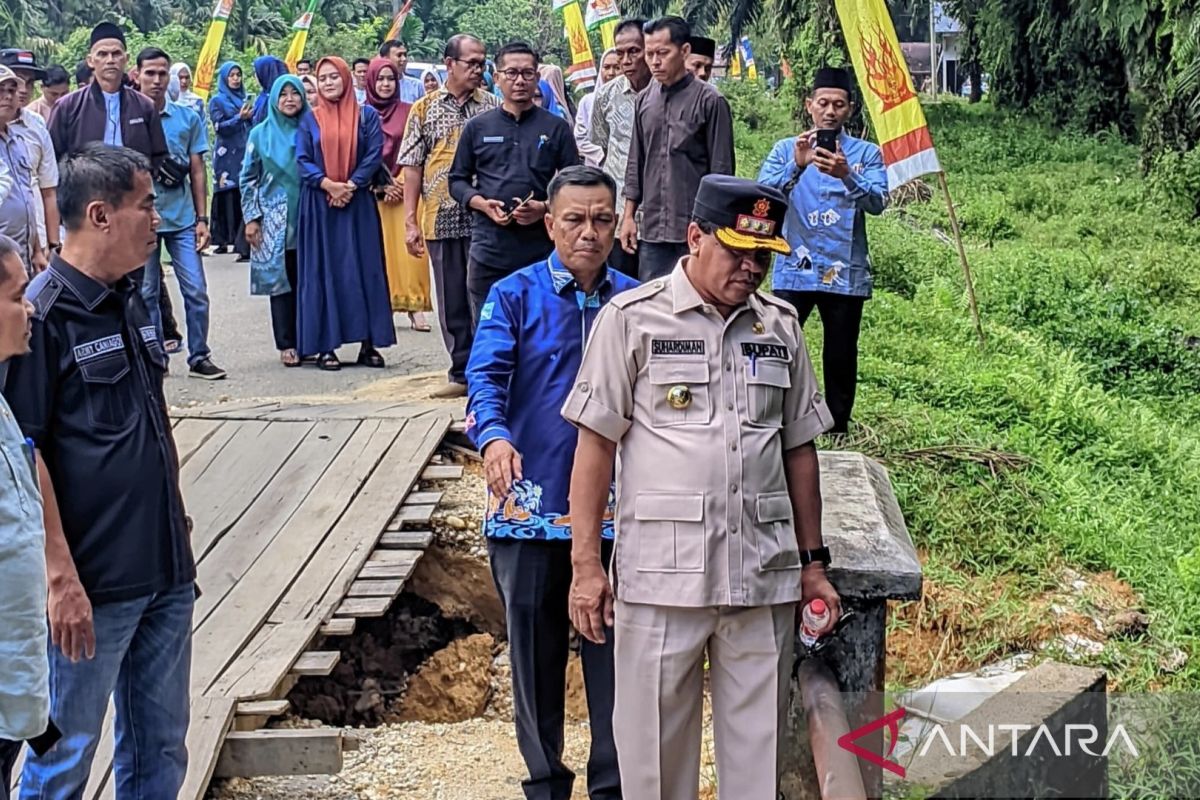 Jembatan rusak Geringging Kuansing segera diperbaiki