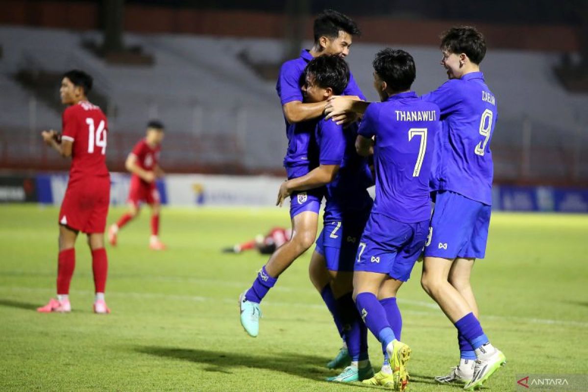 Thailand meraih tiga poin setelah kalahkan Singapura skor 2-1