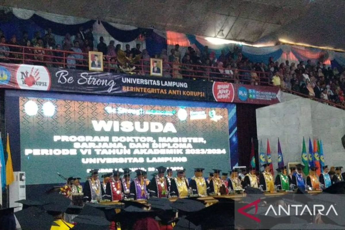 Unila gelar wisuda 1.237 mahasiswa di periode VI 2023/2024