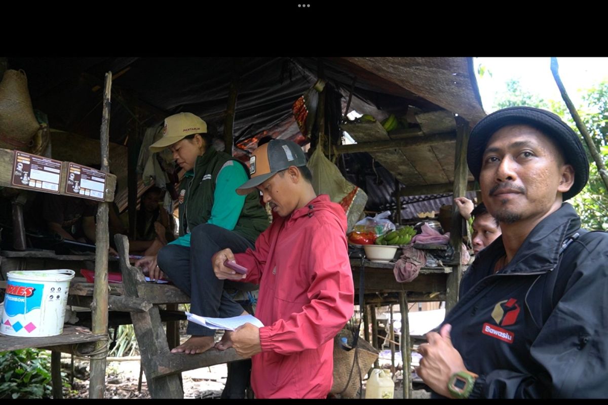 Pengawasan Bawaslu Bulungan untuk Coklit ke masyarakat Punan Batu Benau