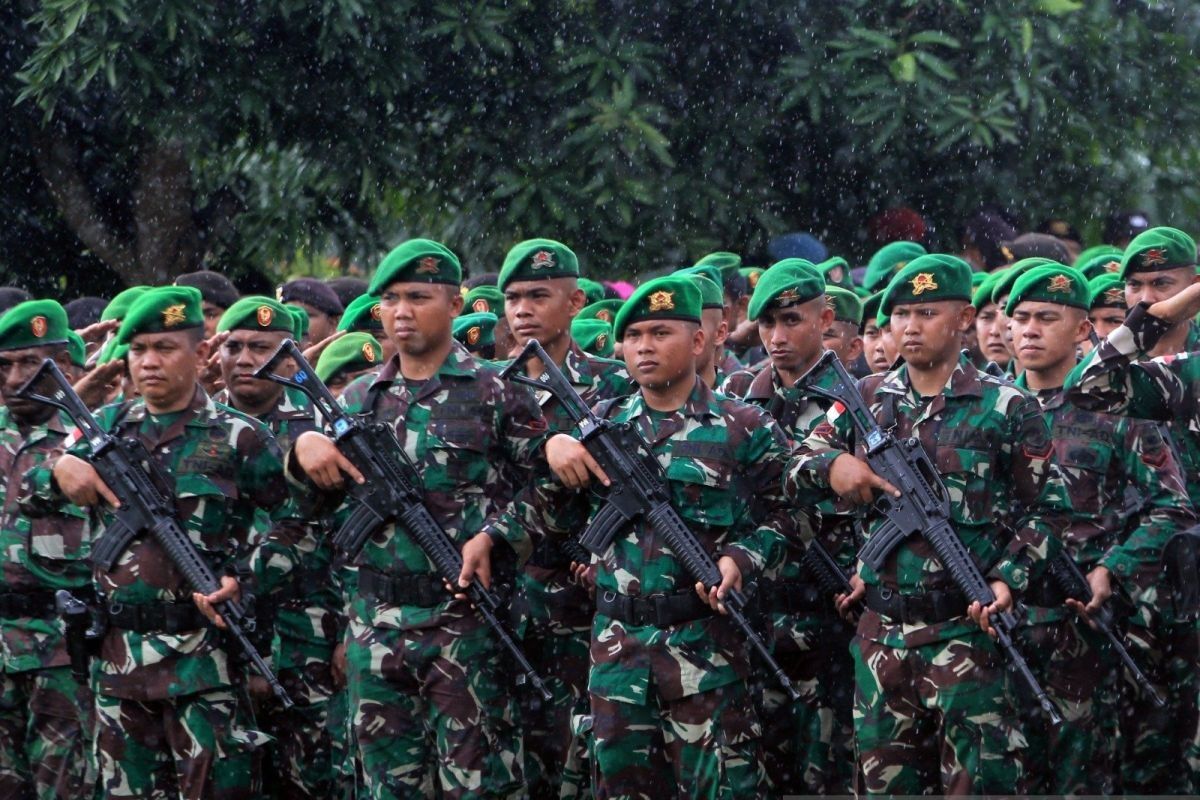 TNI-Polri gelar apel pasukan pengamanan kunjungan Presiden Jokowi di Papua