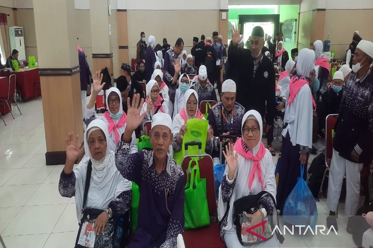 Haji Debarkasi Solo kloter  100 tiba di Asrama Haji Donohudan Boyolali