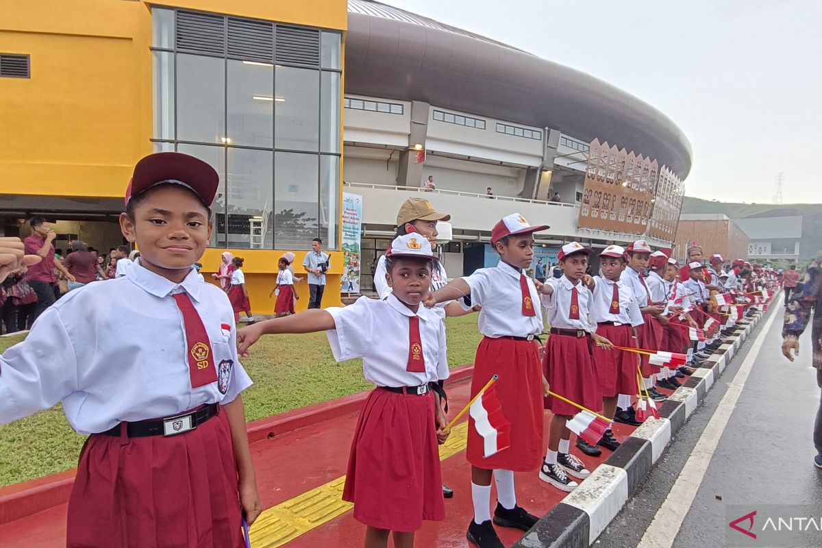 500 siswa SD sambut kedatangan Presiden Jokowi di Istora Papua Bangkit