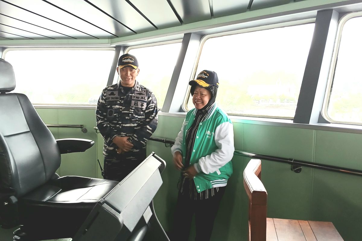 Tri Rismaharini terkesan KRI Teluk Weda 526 mampu jangkau wilayah 3T