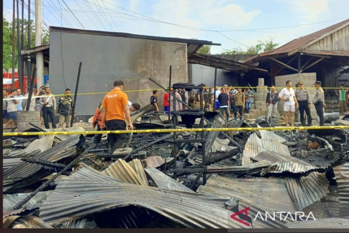 Bengkel di Palangka Raya ludes terbakar, puluhan motor hangus