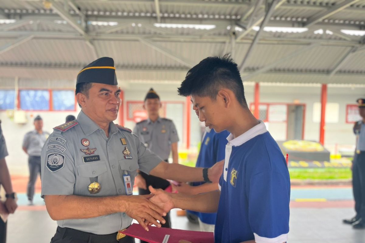 Empat Anak Binaan Lapas Tarakan Terima Pengurangan Masa Pidana