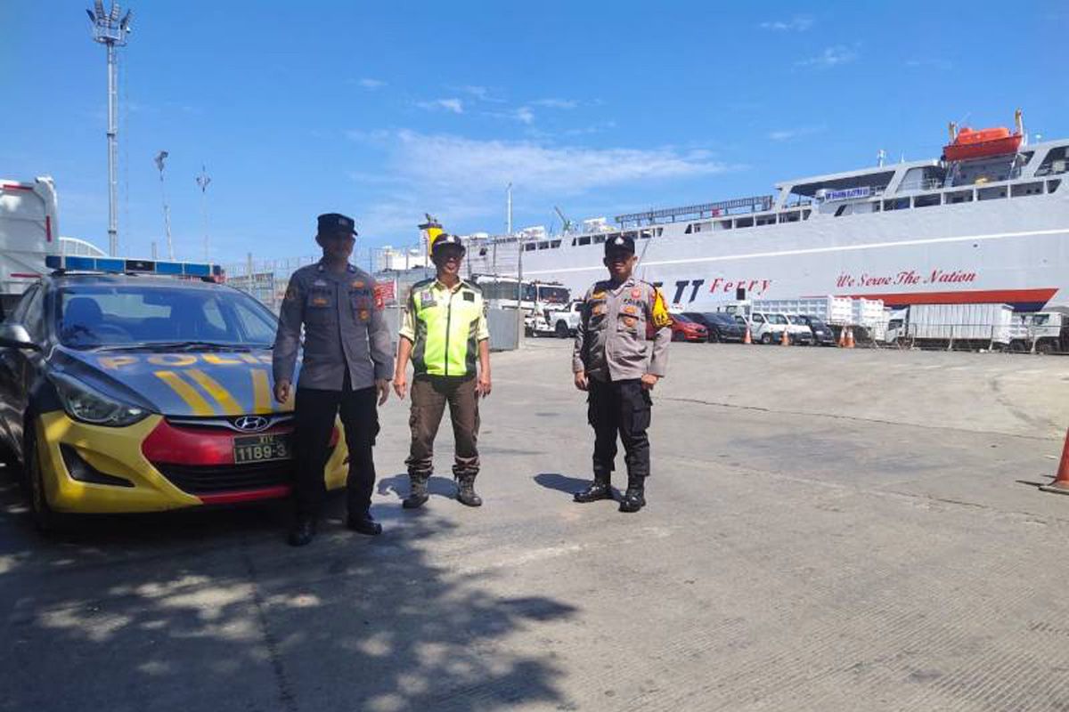 Polres Pelabuhan Makassar gelar patroli di kawasan Pelabuhan Soetta