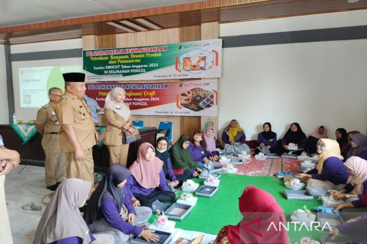 Pekalongan fasilitasi pelatihan kewirausahaan  pembuatan hantaran