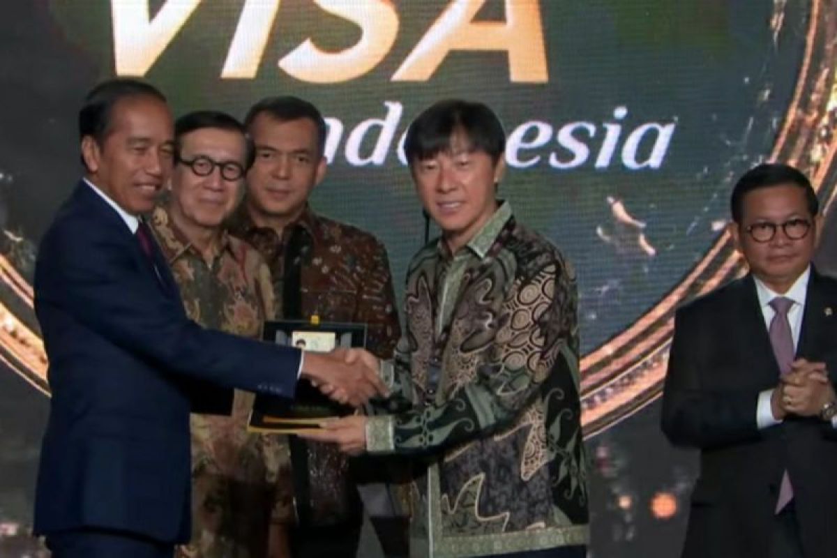 Shin Tae-yong bertekad kerja lebih keras usai dapat Golden Visa dari Presiden