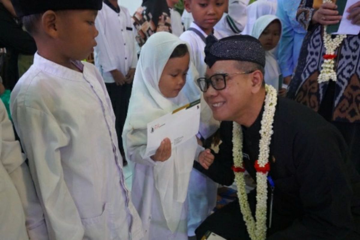 Pj. Wali Kota Tegal dan YKM NU santuni 135 anak yatim