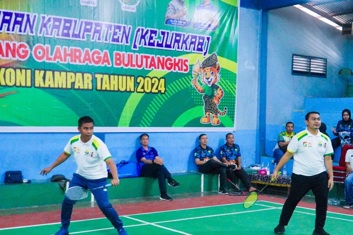 300 atlet ikuti Kejurkab Bulutangkis di Kampar