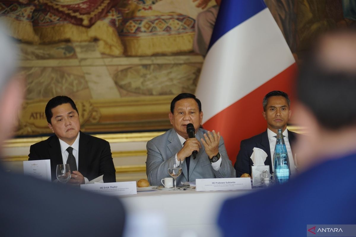 Menhan Prabowo Subianto temui komunitas usaha di Paris, jajaki perluasan kerja sama