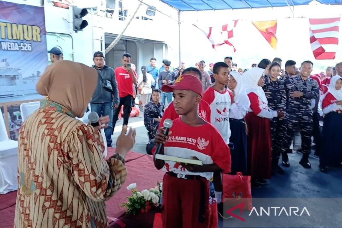 Cerita anak-anak Kei Besar melabuhkan mimpi di kapal perang